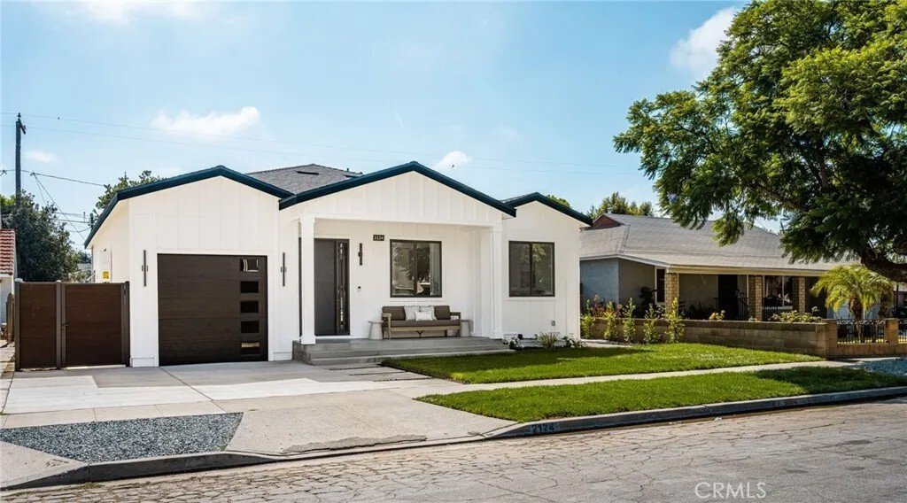 House in Signal Hill, California, United States 3 - 18535655