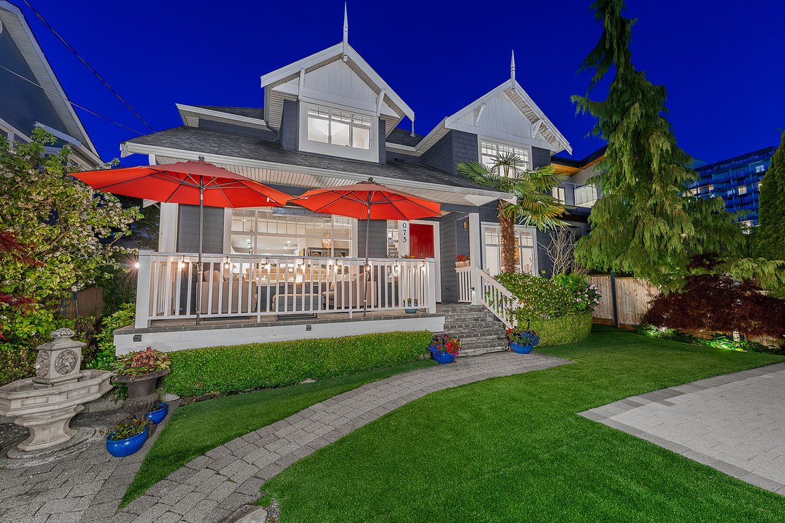 House in West Vancouver, British Columbia, Canada 2 - 18533841