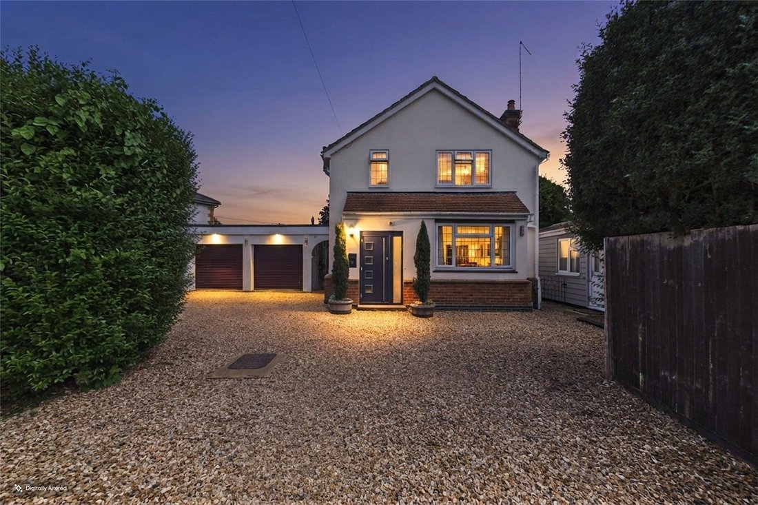 House in Surrey Heath, England 1 - 18532358