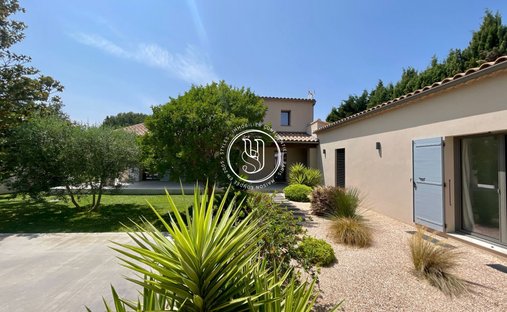 Villa in Maussane-les-Alpilles, Provence-Alpes-Côte d'Azur, France 1