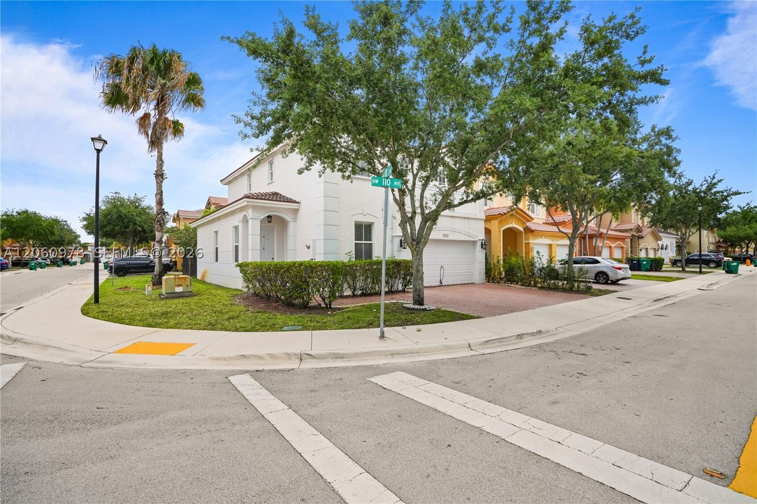 Townhouse in Doral, Florida, United States 1 - 18532363