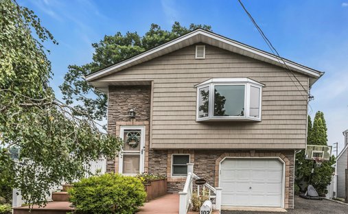 House in Yaphank, New York, United States 1