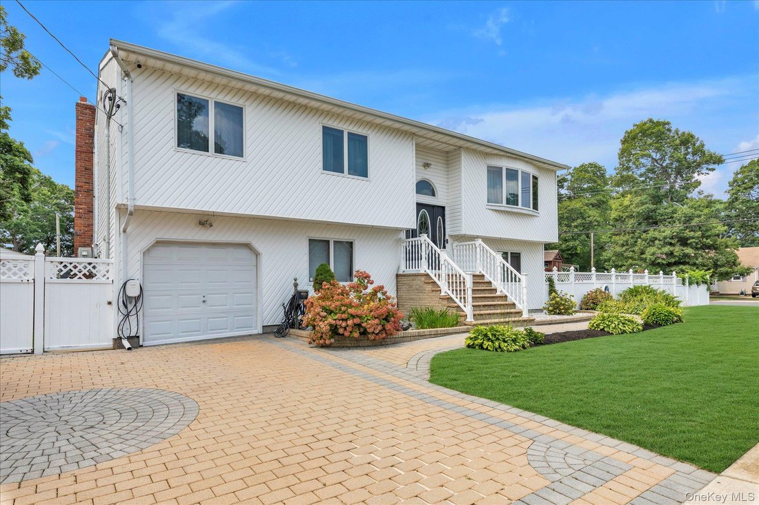 House in Lindenhurst, New York, United States 3 - 18536130