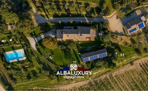 Villa in Montepulciano, Tuscany, Italy 1