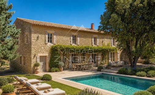 Country House in Gordes, Provence-Alpes-Côte d'Azur, France 1