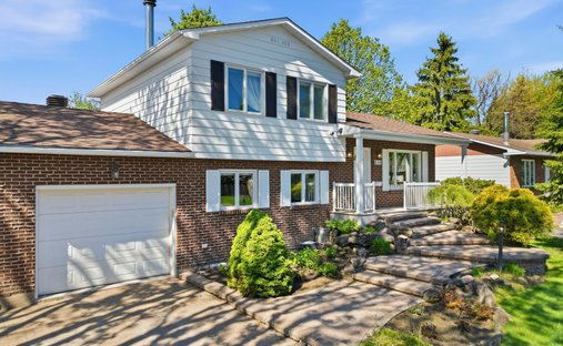 House in Boucherville, Quebec, Canada 1