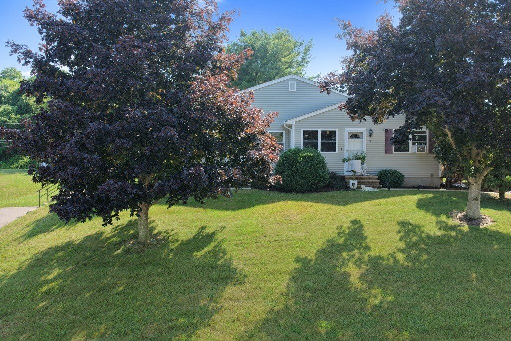 Westerly, Rhode Island, United States 1 - 18532324