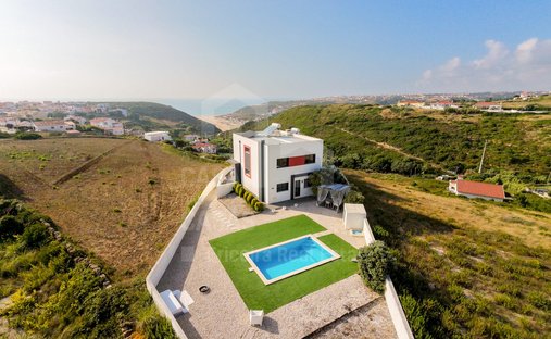 House in Carvoeira, Lisbon, Portugal 1