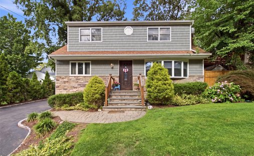 House in East Northport, New York, United States 1