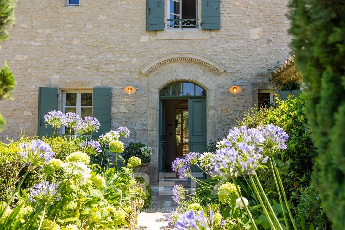 House in Saint-Rémy-de-Provence, Provence-Alpes-Côte d'Azur, France 2 - 16543246