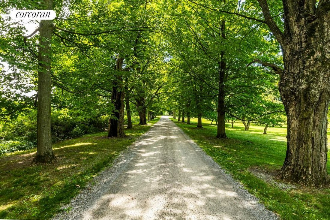 Kinderhook, New York, United States 2 - 15998197