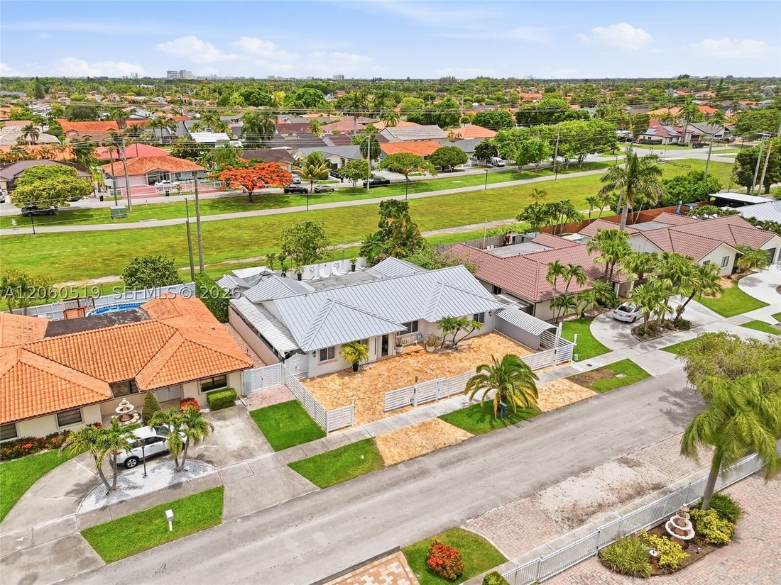 House in Miami, Florida, United States 3 - 18534914