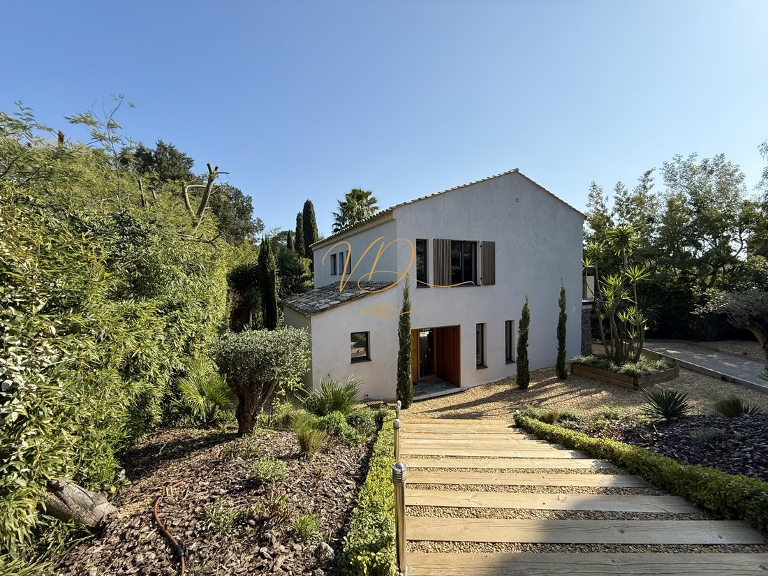 Castle in La Croix-Valmer, Provence-Alpes-Côte d'Azur, France 2 - 18535986