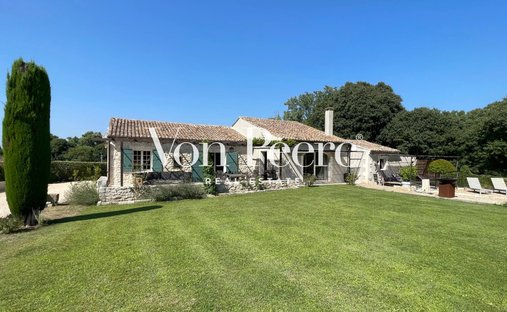 House in Saint-Rémy-de-Provence, Provence-Alpes-Côte d'Azur, France 1