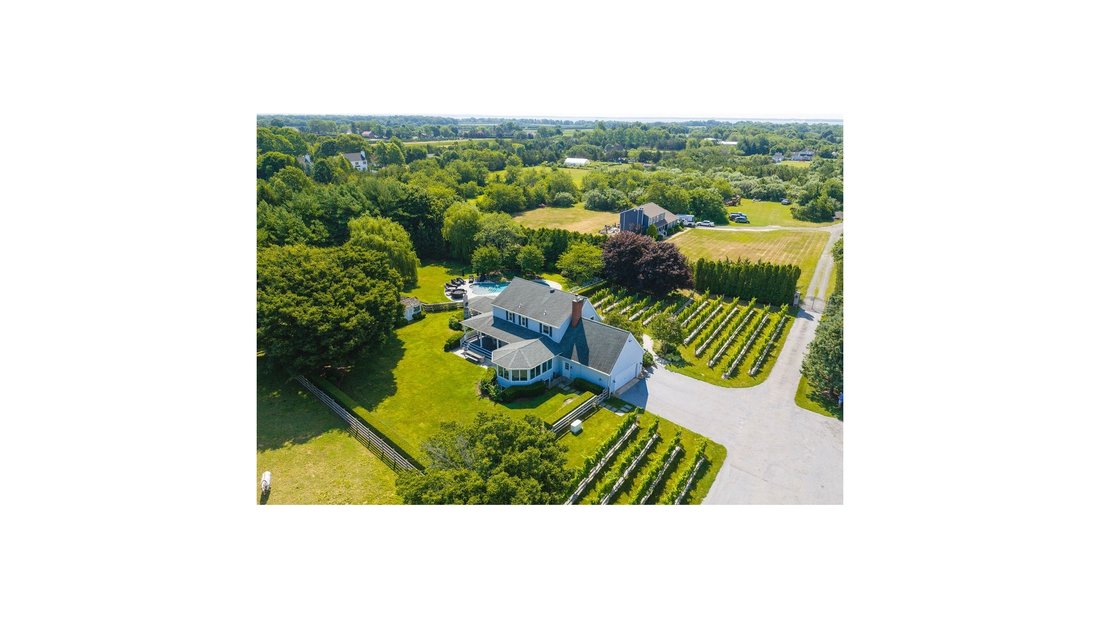 Jamesport, New York, United States 4 - 18495060