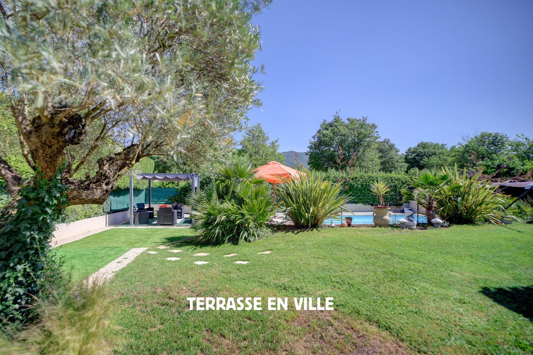 House in Saint-Zacharie, Provence-Alpes-Côte d'Azur, France 1 - 18535979