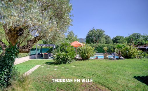 House in Saint-Zacharie, Provence-Alpes-Côte d'Azur, France 1