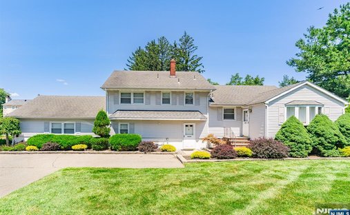 House in Fairfield, New Jersey, United States 1