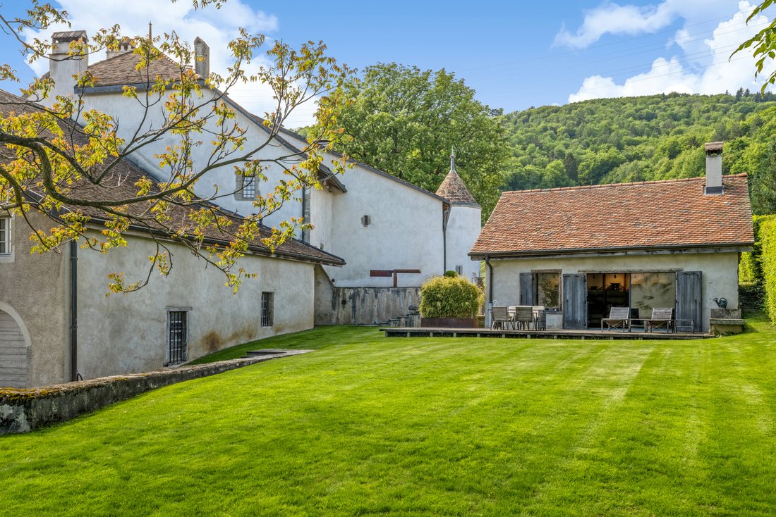 Castle in Bursins, Vaud, Switzerland 3 - 18532082