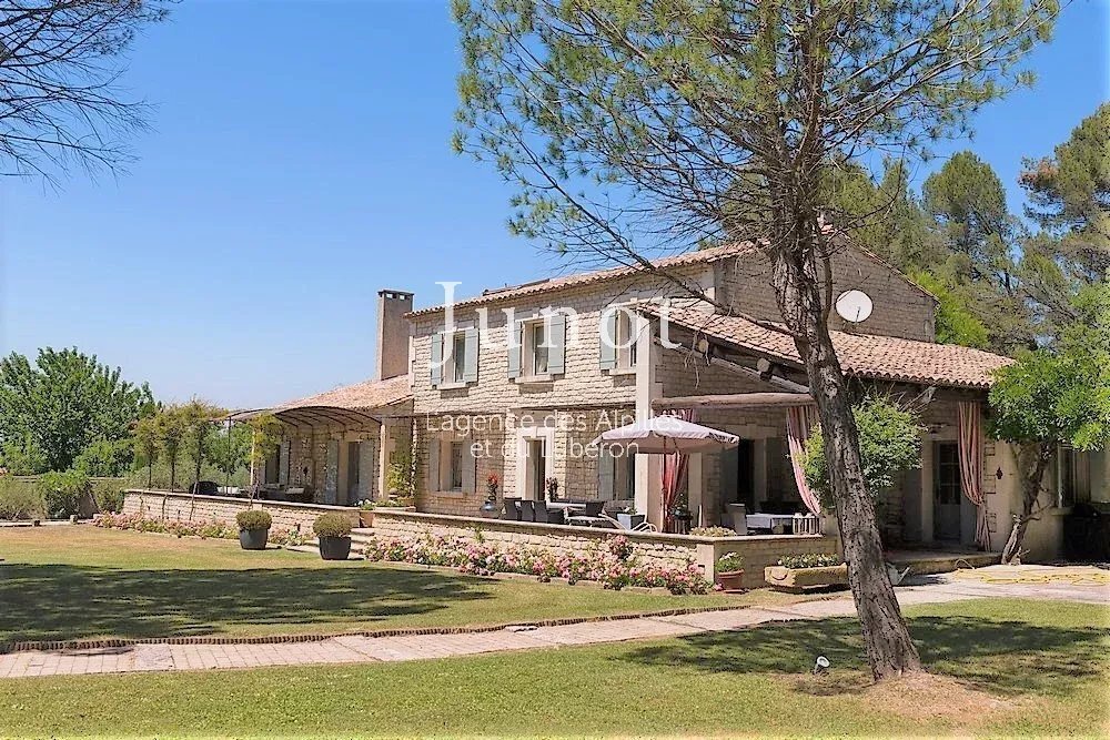 Estate in Saint-Rémy-de-Provence, Provence-Alpes-Côte d'Azur, France 2 - 13687107
