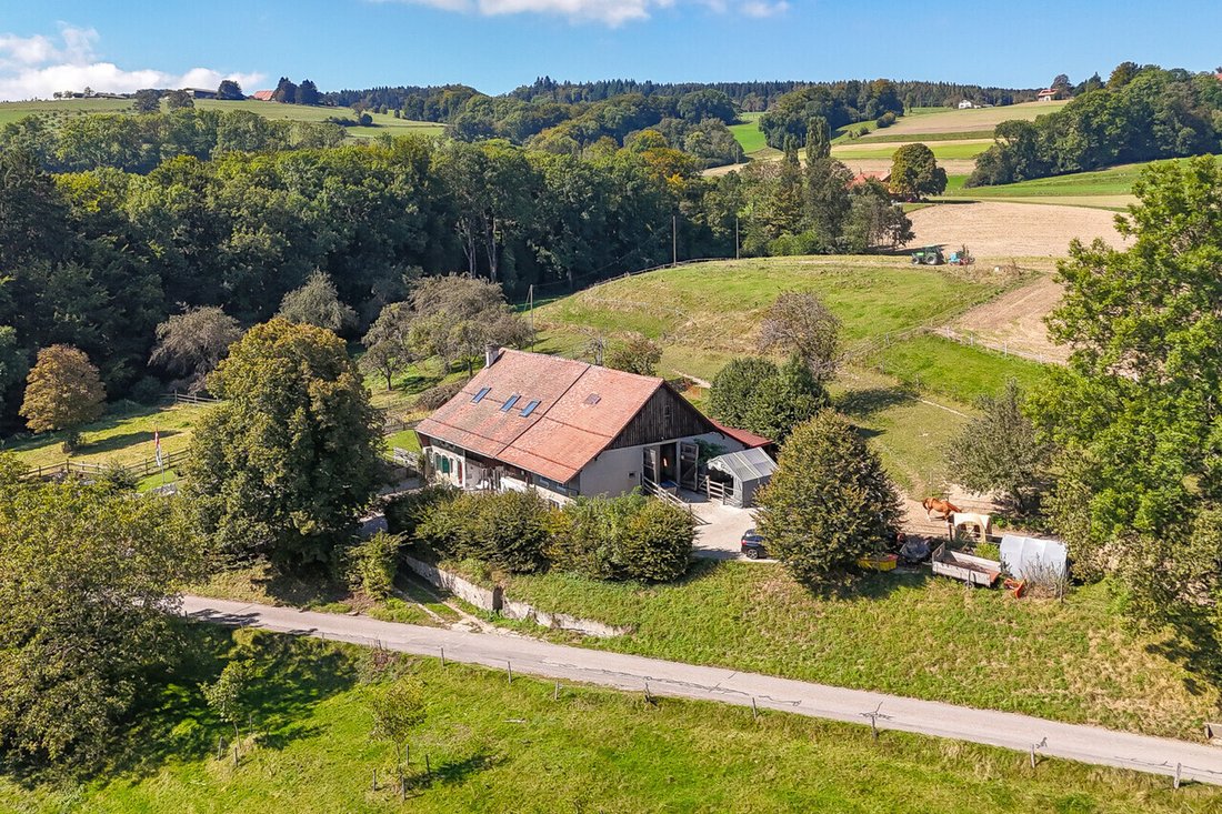 Farm Ranch in Ropraz, Vaud, Switzerland 1 - 18532182