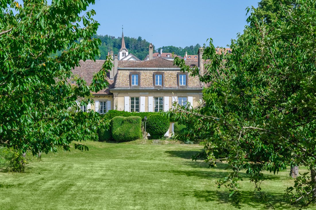 Schloss in Féchy, Waadt, Schweiz 3 - 18532162