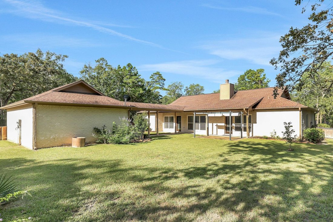 House in Oakhurst, Texas, United States 3 - 18535726