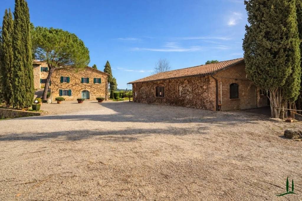 Country House in San Gimignano, Tuscany, Italy 2 - 18534372