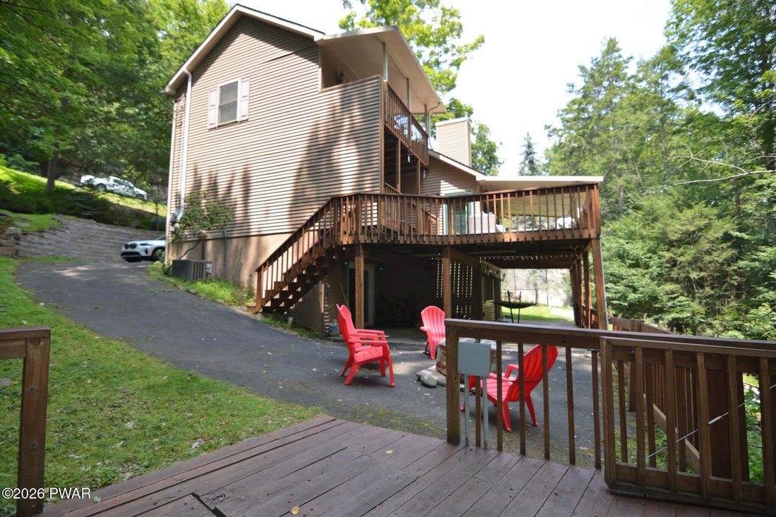 House in Greentown, Pennsylvania, United States 3 - 18533358