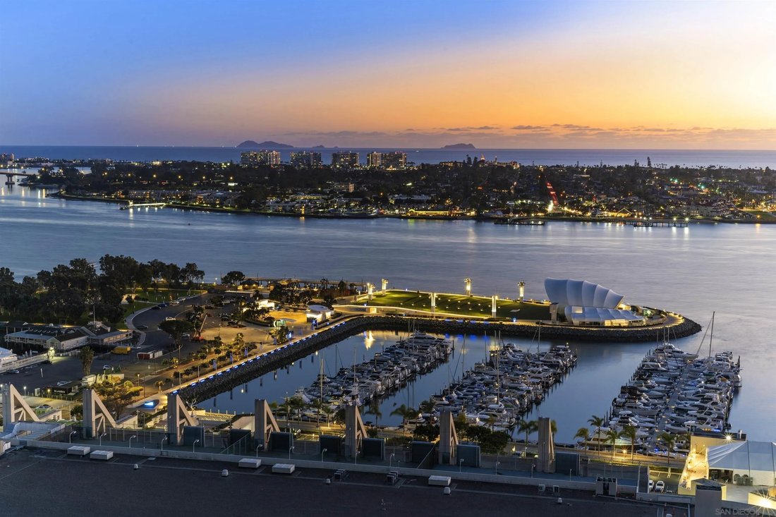 Condo in San Diego, California, United States 1 - 18437191