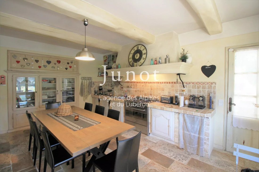 Estate in Saint-Rémy-de-Provence, Provence-Alpes-Côte d'Azur, France 4 - 13687107