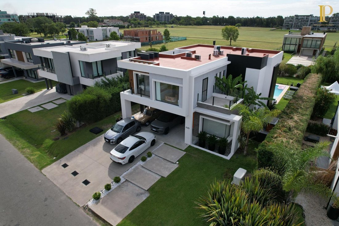 House in Berazategui, Argentina 3 - 18533261