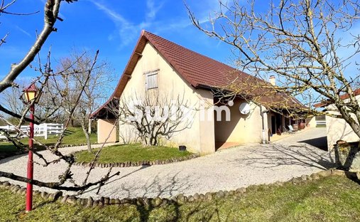 Casa en Saint-Germain-du-Bois, Borgoña-Franco Condado, Francia 1
