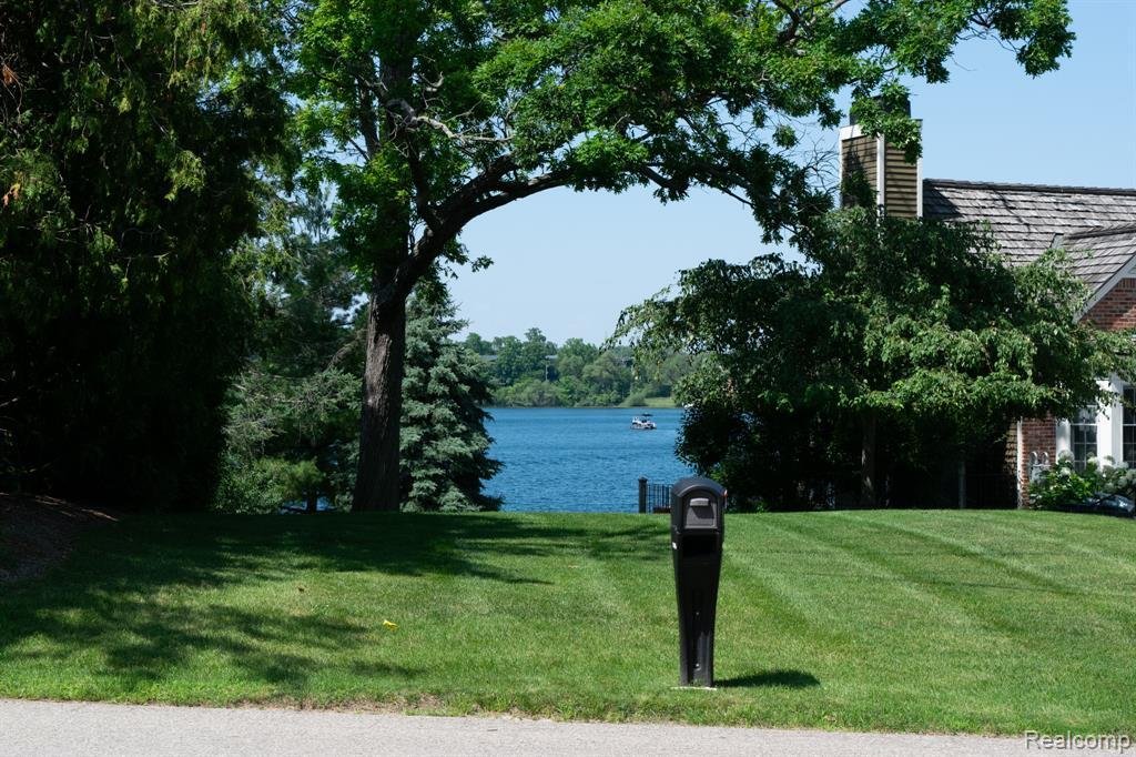 House in Bloomfield Hills, Michigan, United States 2 - 18535032