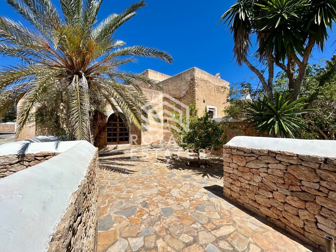 Villa in Sant Agusti des Vedra, Sant Josep de sa Talaia, Balearic Islands 2 - 18536487