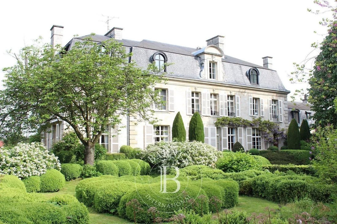 Apartment in Hautmont-Mirabeau, Mouvaux, France 1 - 18533582