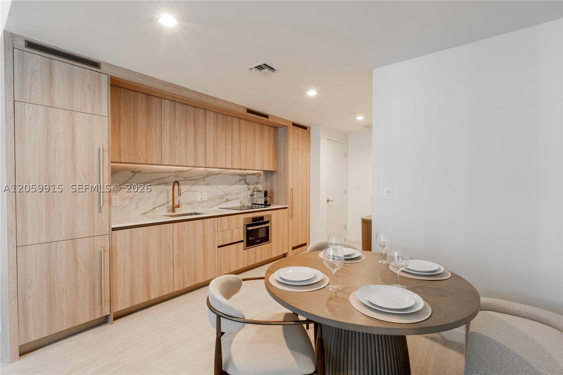 Condo in Miami, Florida, United States 4 - 18534742