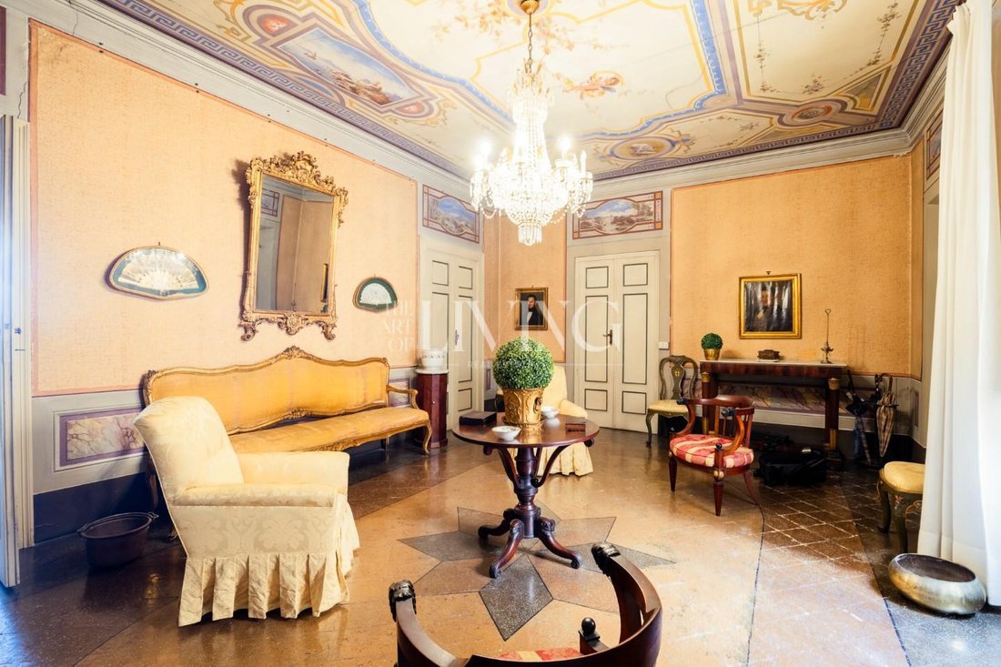 Apartment in Historic Center, Lucca, Tuscany 1 - 18534917