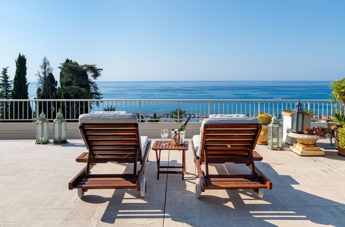 Apartment in Menton, Provence-Alpes-Côte d'Azur, France 1 - 17555692