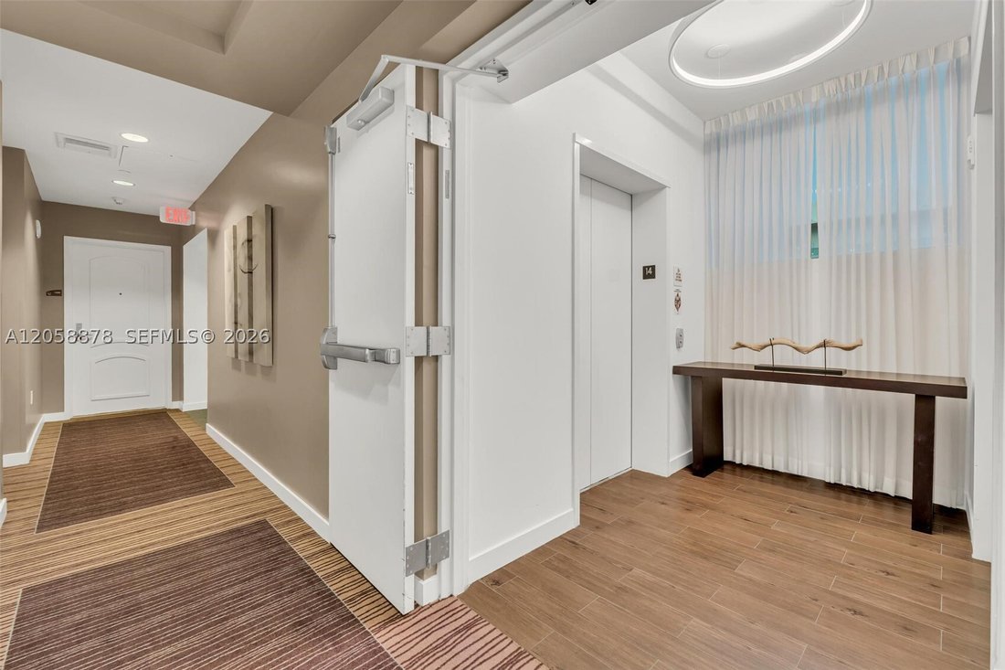 Condo in Miami Beach, Florida, United States 3 - 18534735