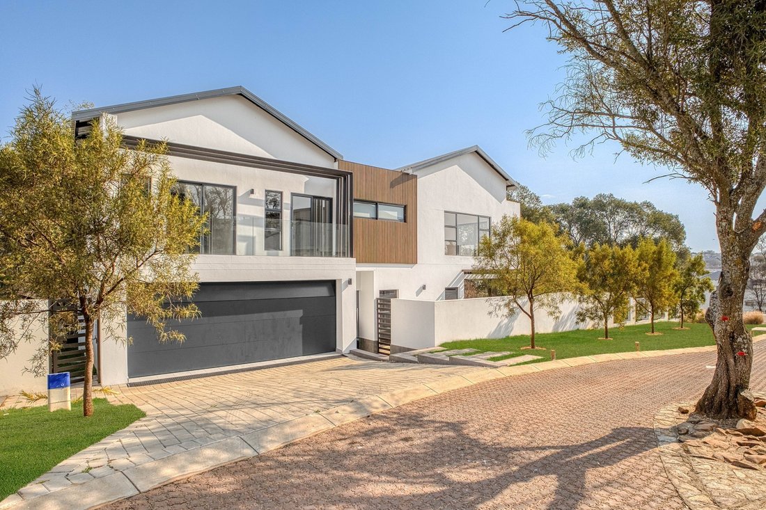House in Broadacres, Gauteng, South Africa 1 - 18536833