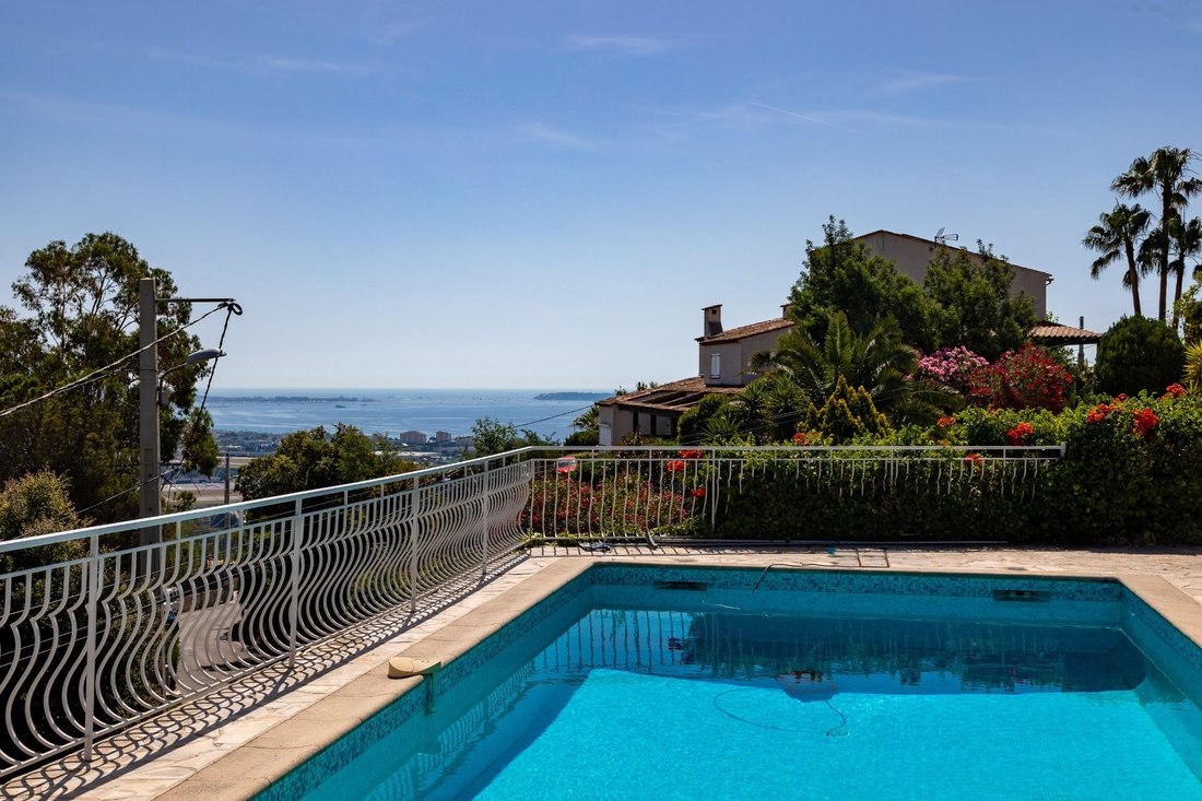 Villa à Le Cottage, Mandelieu-la-Napoule, France 1 - 18533159