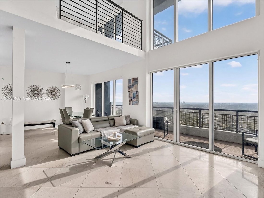 Condo in Miami, Florida, United States 1 - 18536031