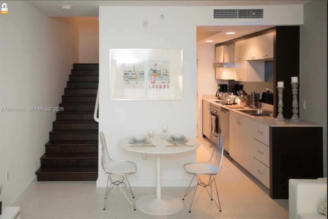 Condo in Miami Beach, Florida, United States 3 - 18536056
