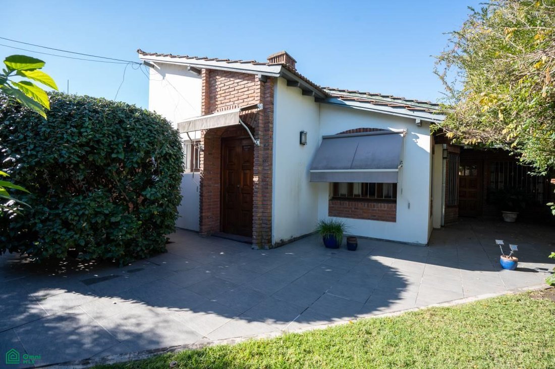 House in City Bell, Buenos Aires Province, Argentina 3 - 18299627