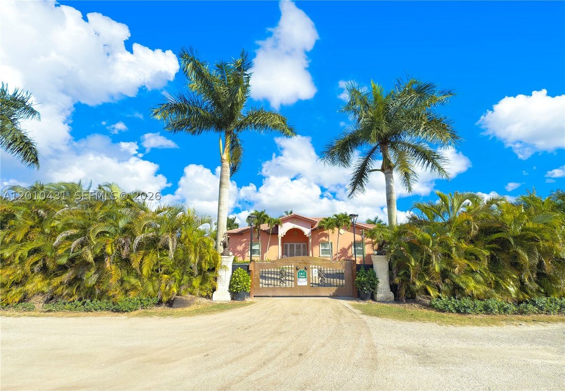 House in Miami, Florida, United States 1 - 17814885