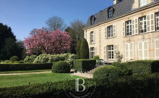 Apartment in Hautmont-Mirabeau, Mouvaux, France 1