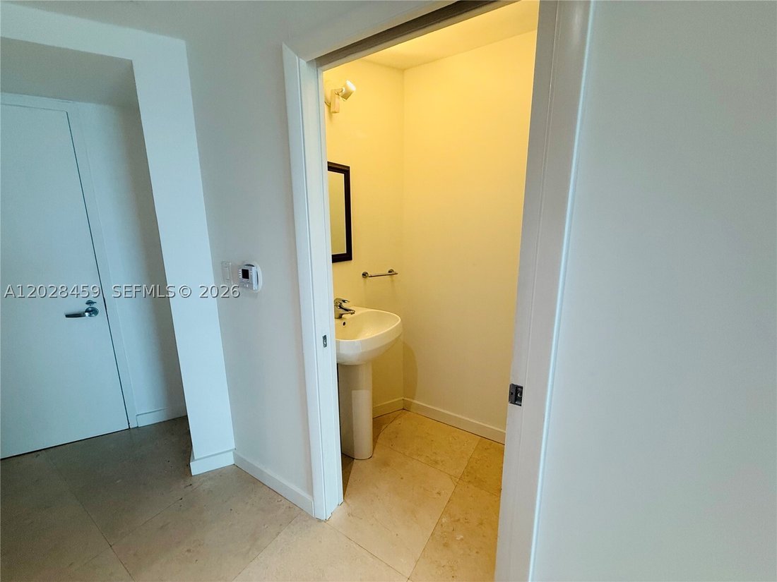 Condo in Miami, Florida, United States 5 - 18071861