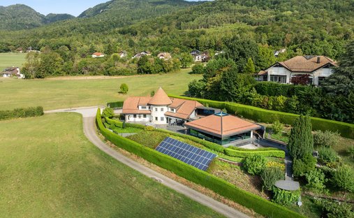House in Givrins, Vaud, Switzerland 1