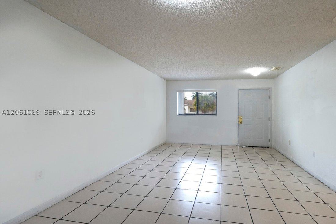 Hialeah, Florida, United States 3 - 18534816
